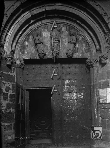 La catedral. Puerta de comunicación con el claustro. Ricardo del Arco y Garay. Huesca. Hoya de Huesca